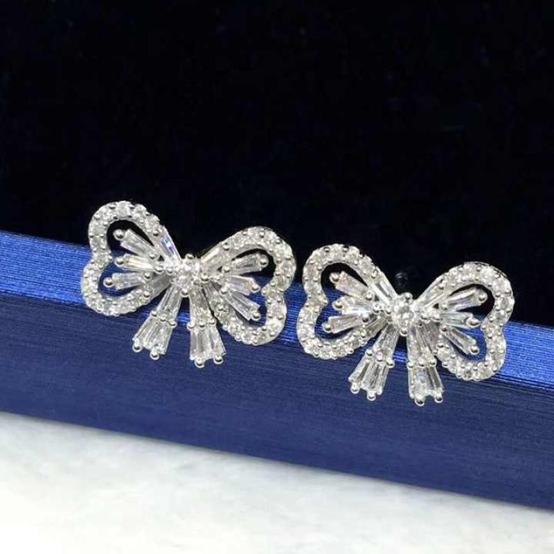 Fashion Butterfly Earrings 18K White Gold Moissanite Stud Earrings for Women