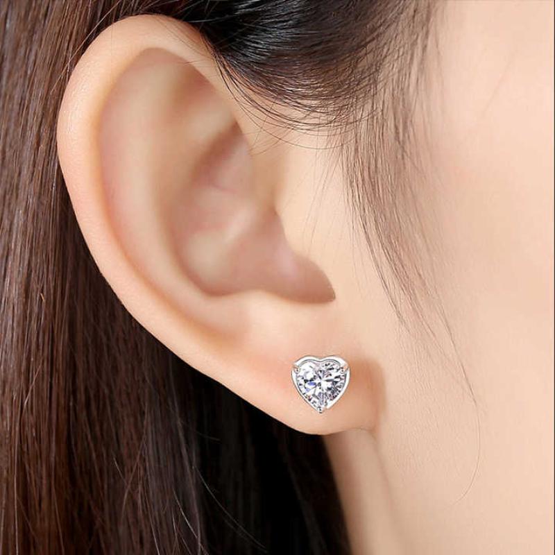 0.8 carat 925 sterling silver moissanite heart shape earrings women