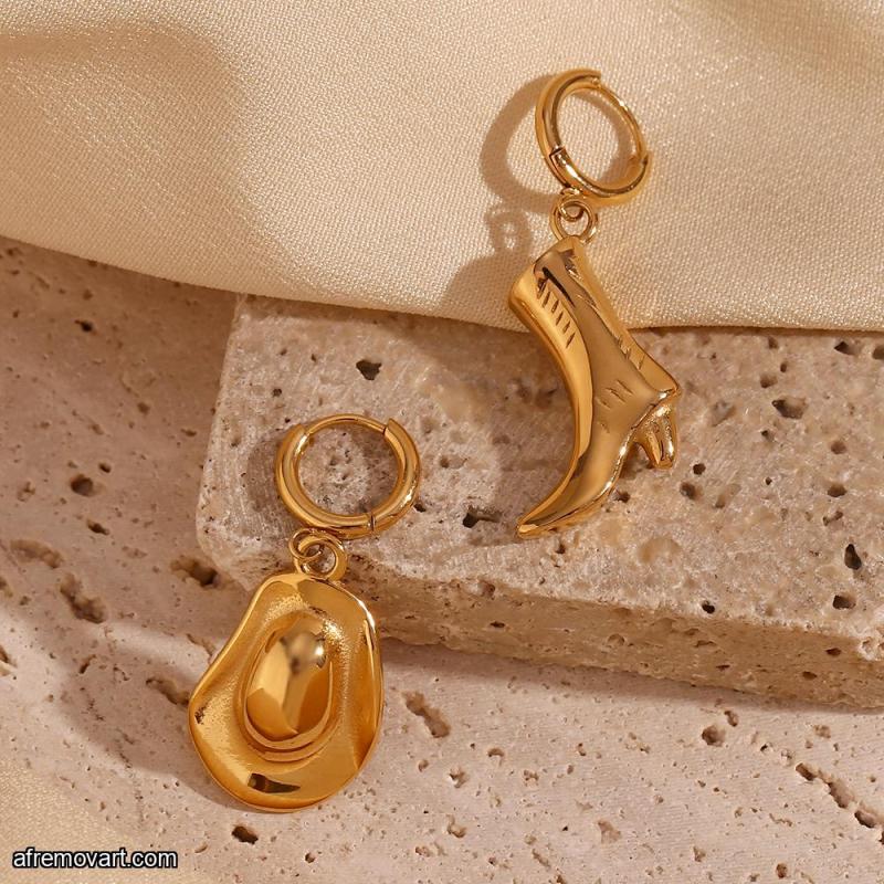 Lot of 12 18K Gold  Dangle Cowboy Earrings