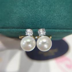 Wholesale Lot: 10 Pearl Earring Sets at Unbeatable Quality & Price!